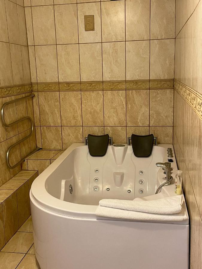 Taurage Hotel Luaran gambar