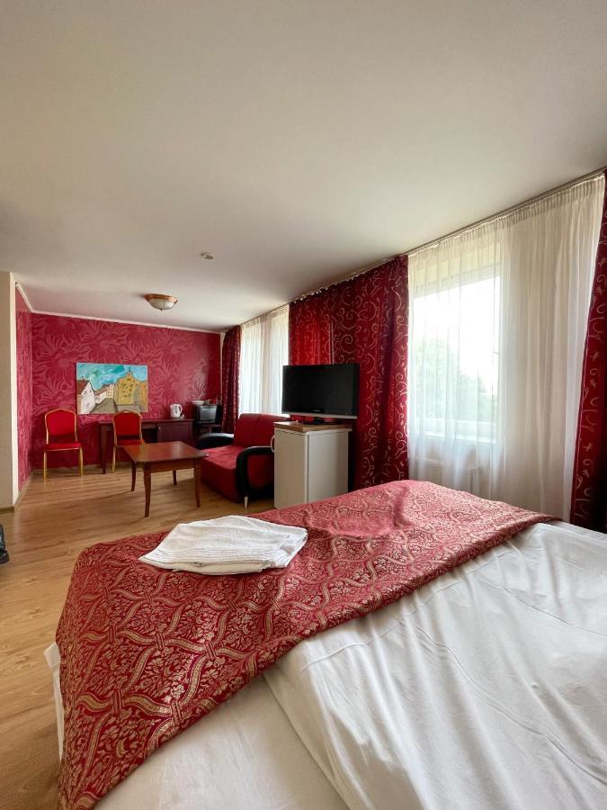 Taurage Hotel Luaran gambar
