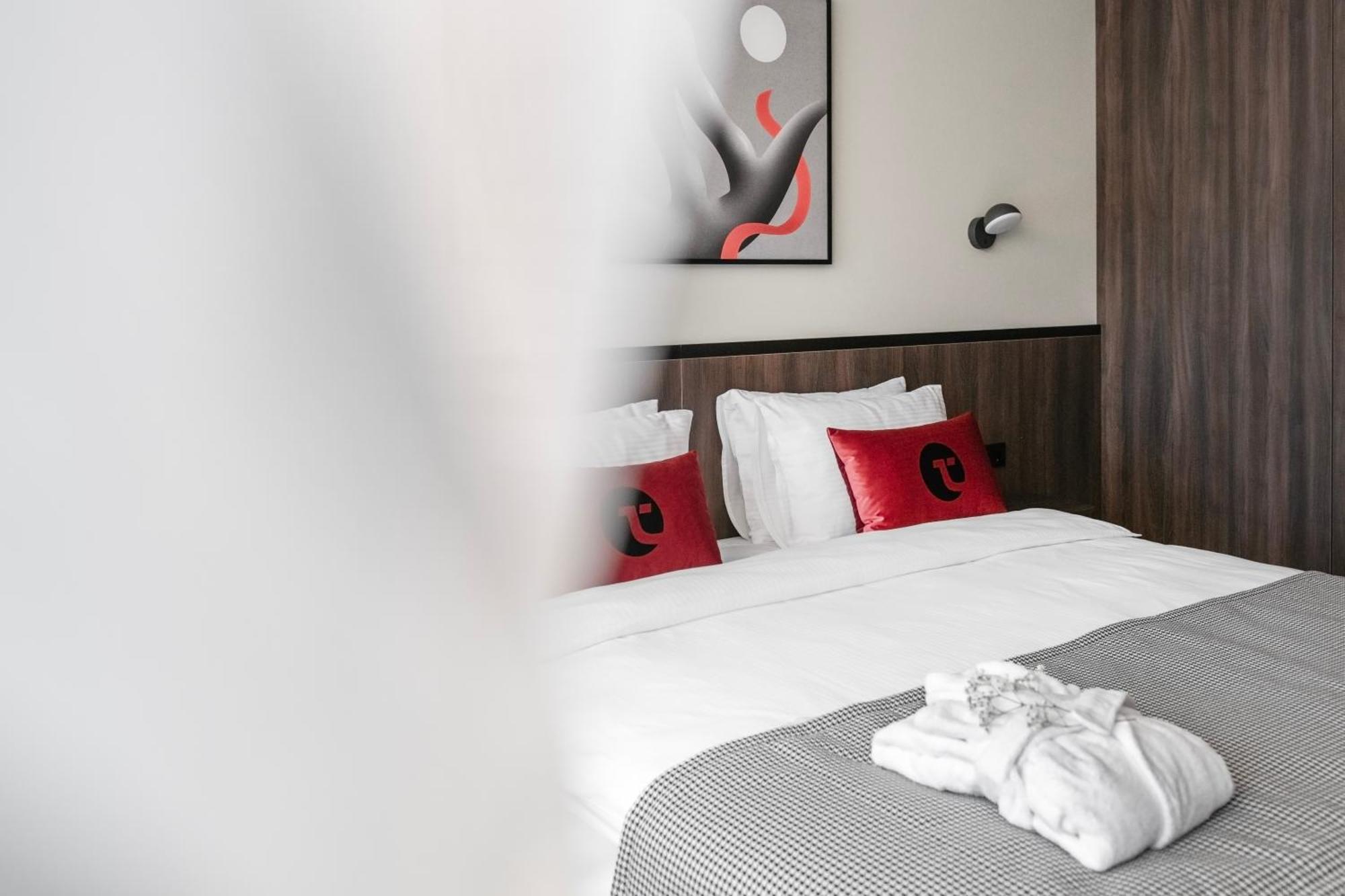 Taurage Hotel Luaran gambar