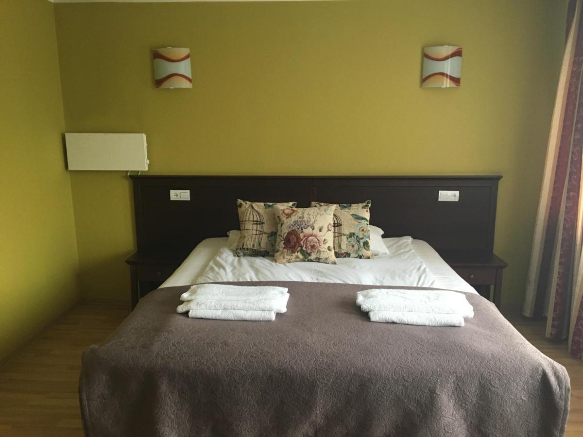 Taurage Hotel Luaran gambar